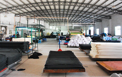 Customized Neoprene Wetsuit For Diving Surfing Breathable Durable Sports Protective Equipment